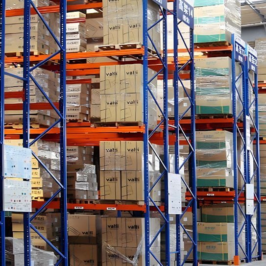 ชั้นวางเหล็กอุตสาหกรรมรับน้ำหนักสินค้าที่มีน้ำหนักมาก